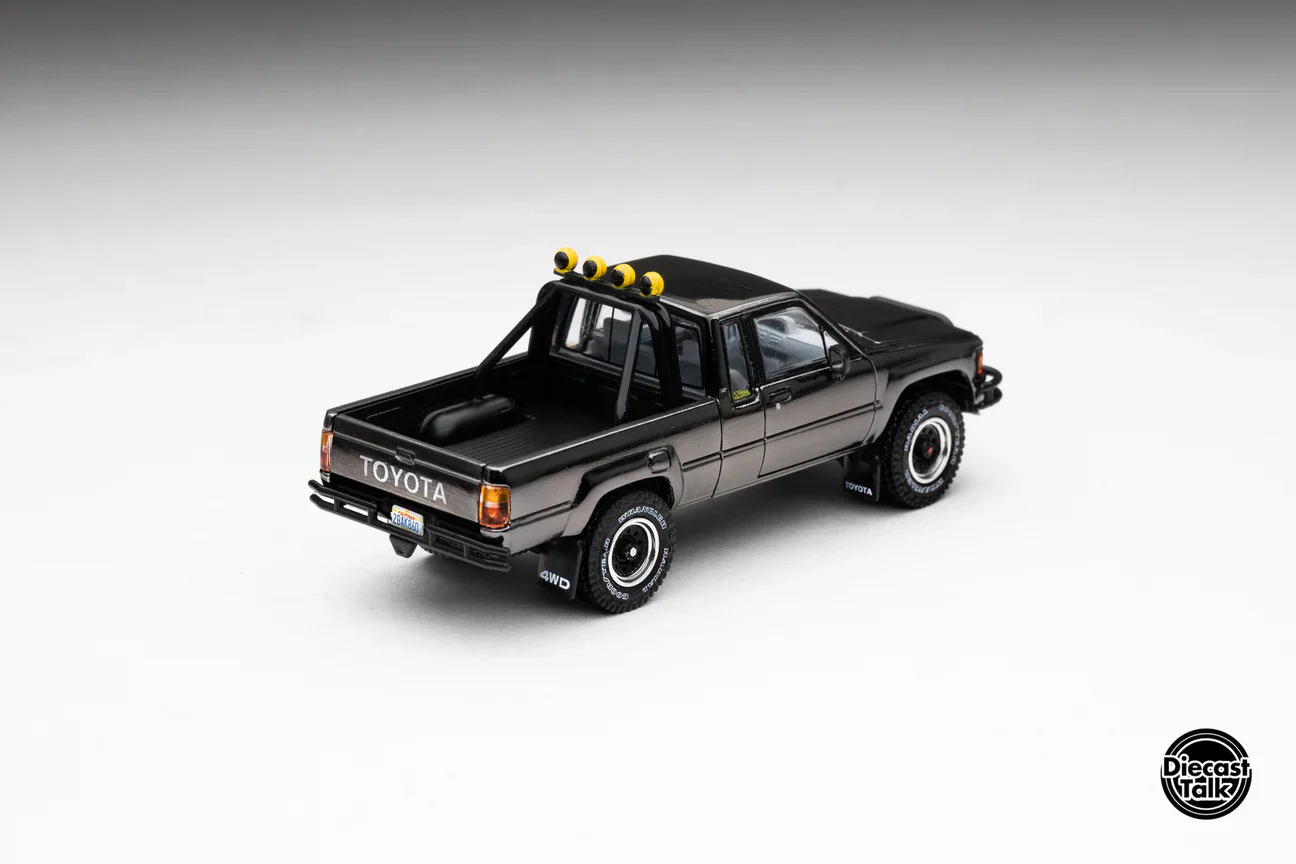 DiecastTalk MDX Exclusive GCD 1985 Toyota Hilux SR5 4X4 Black Chrome - Image 14