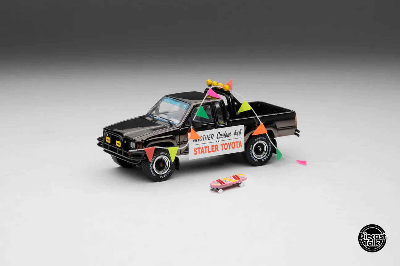 DiecastTalk MDX Exclusive GCD 1985 Toyota Hilux SR5 4X4 Black Chrome - Image 6