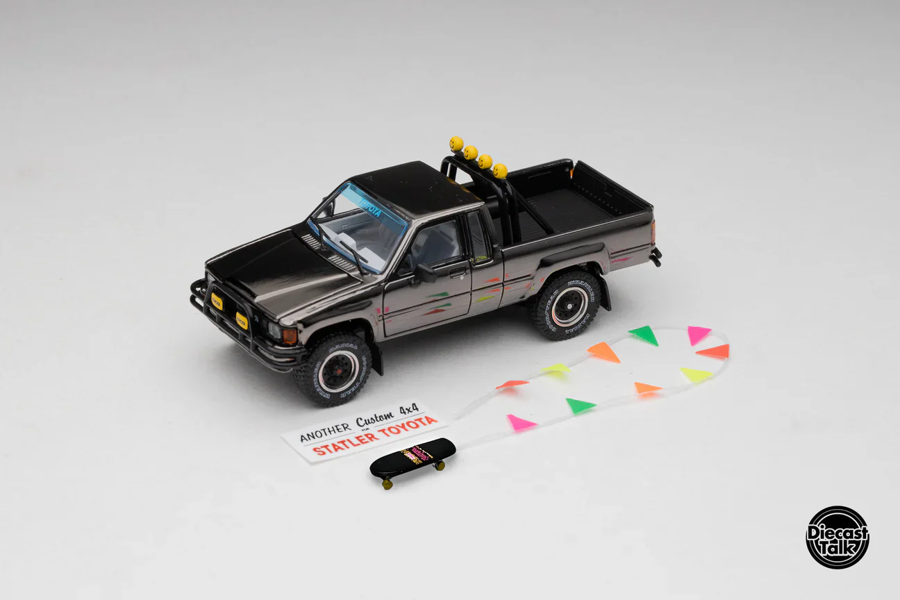 DiecastTalk MDX Exclusive GCD 1985 Toyota Hilux SR5 4X4 Black Chrome - Image 7
