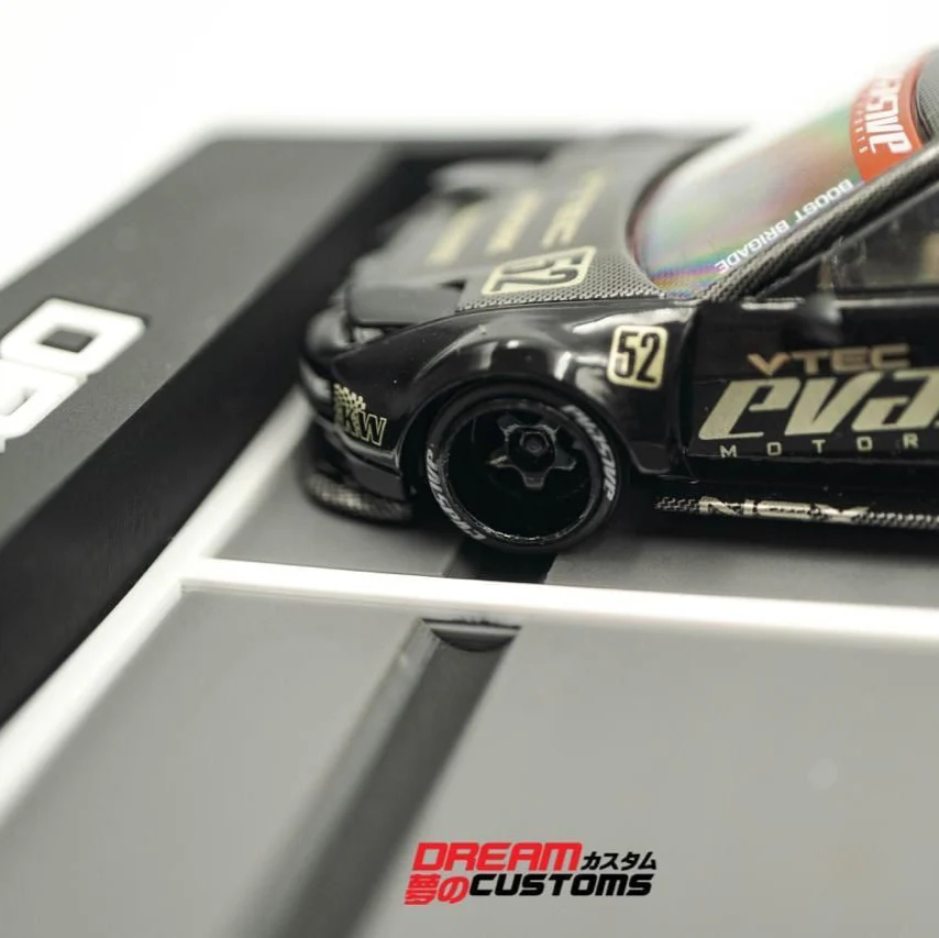 Dream Customs 1:64 Diecast Dock Showcase - Image 4