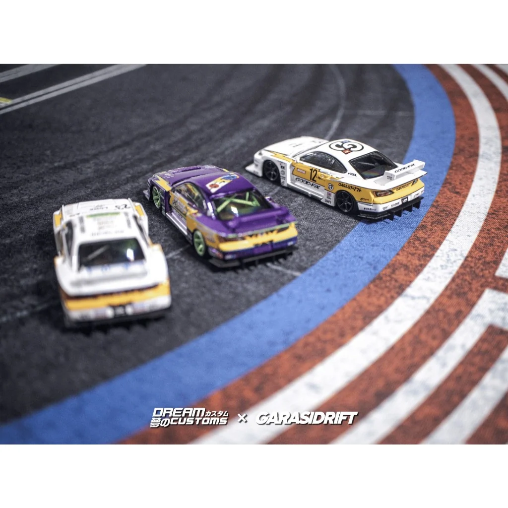 Dream Customs x GarasiDrift Initiate XL 1:64 Diorama Mat IDE11 XLGD - Image 3