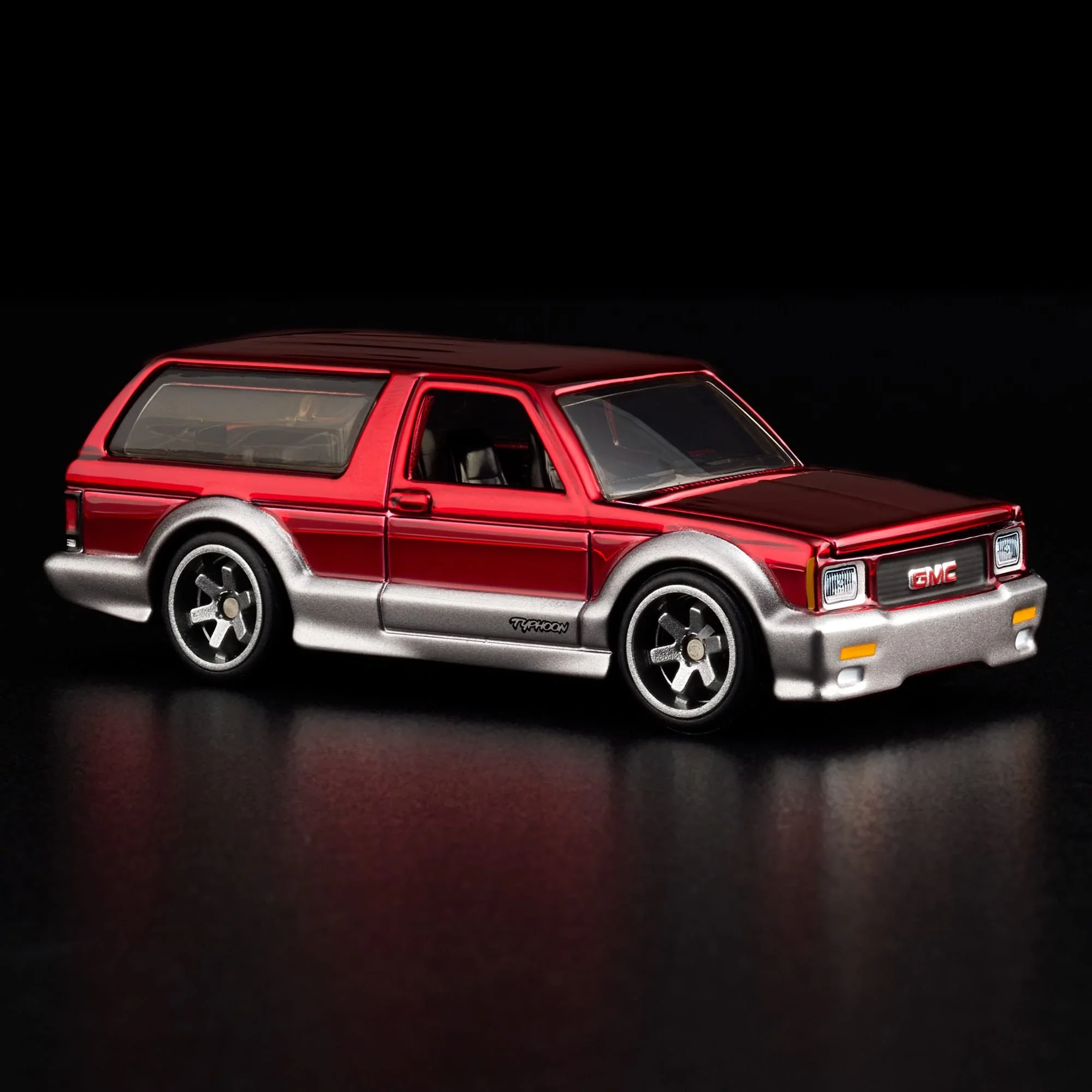 Hot Wheels 2025 RLC 1992 GMC Typhoon - Image 4