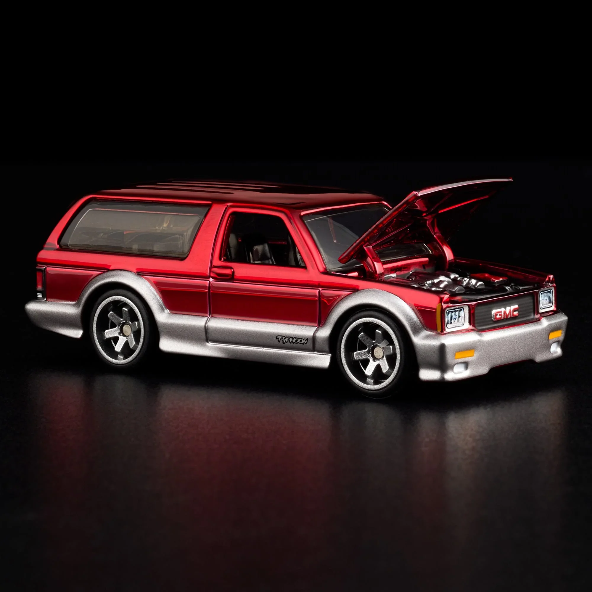 Hot Wheels 2025 RLC 1992 GMC Typhoon - Image 5