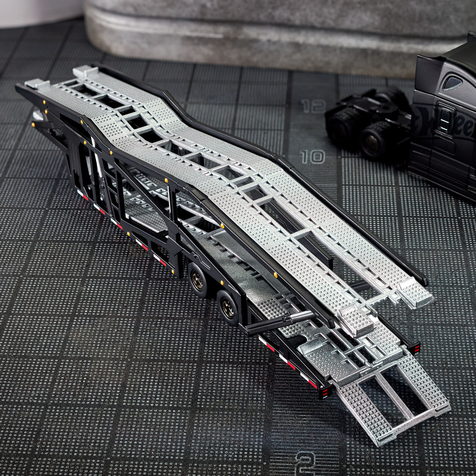 Hot Wheels Elite 64 Freightliner Cascadia - Image 3