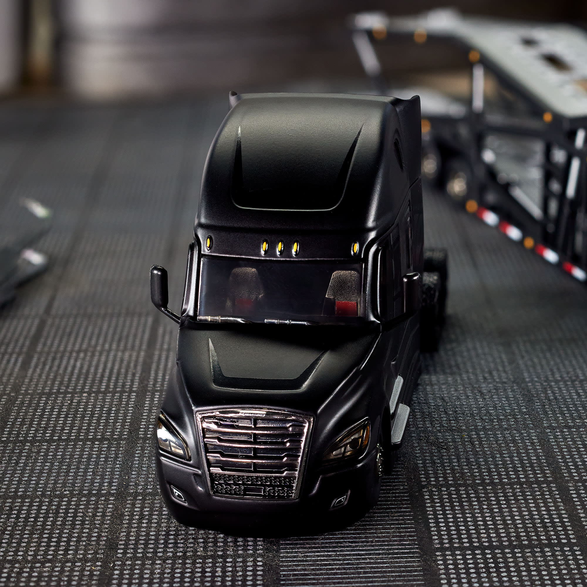 Hot Wheels Elite 64 Freightliner Cascadia - Image 7