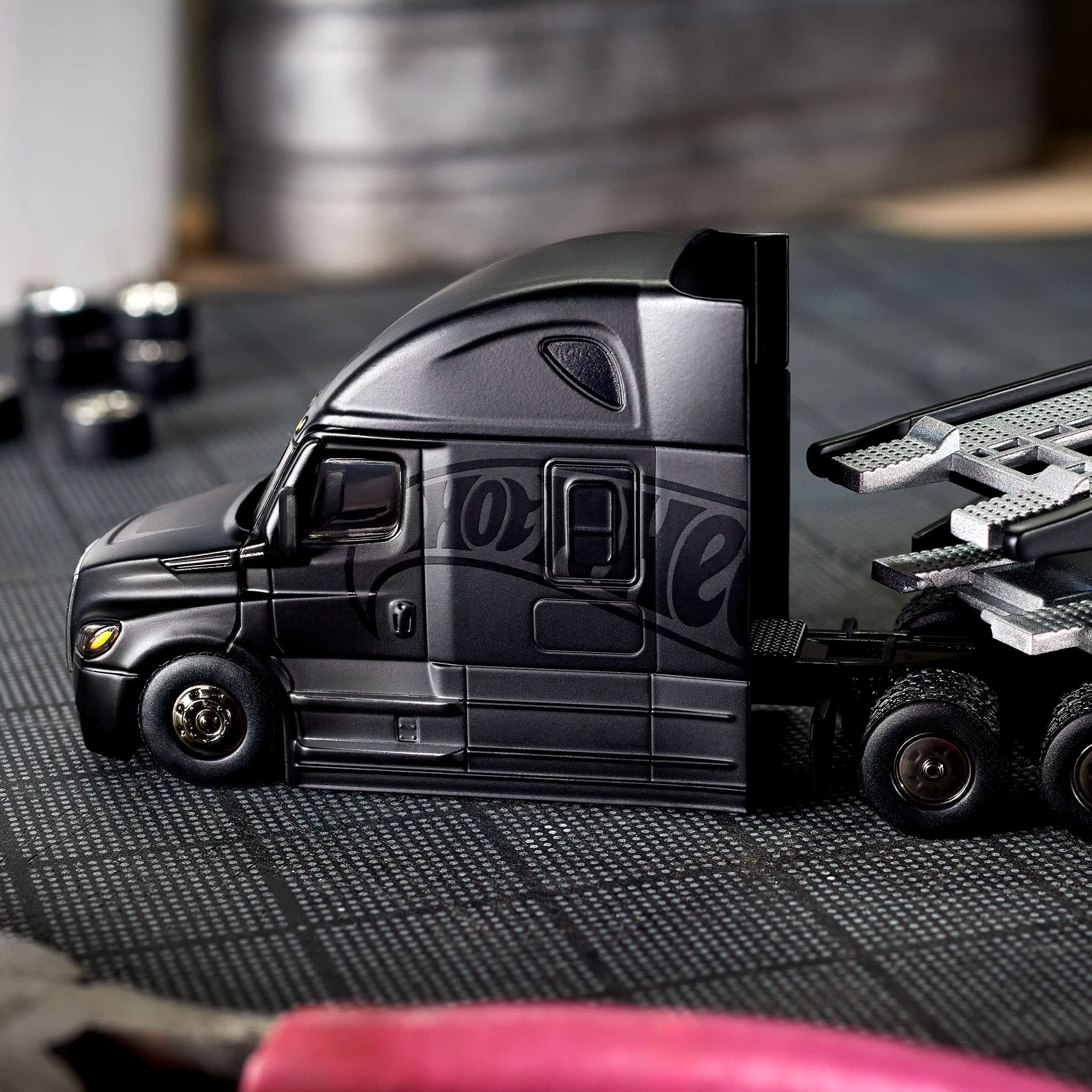 Hot Wheels Elite 64 Freightliner Cascadia - Image 9