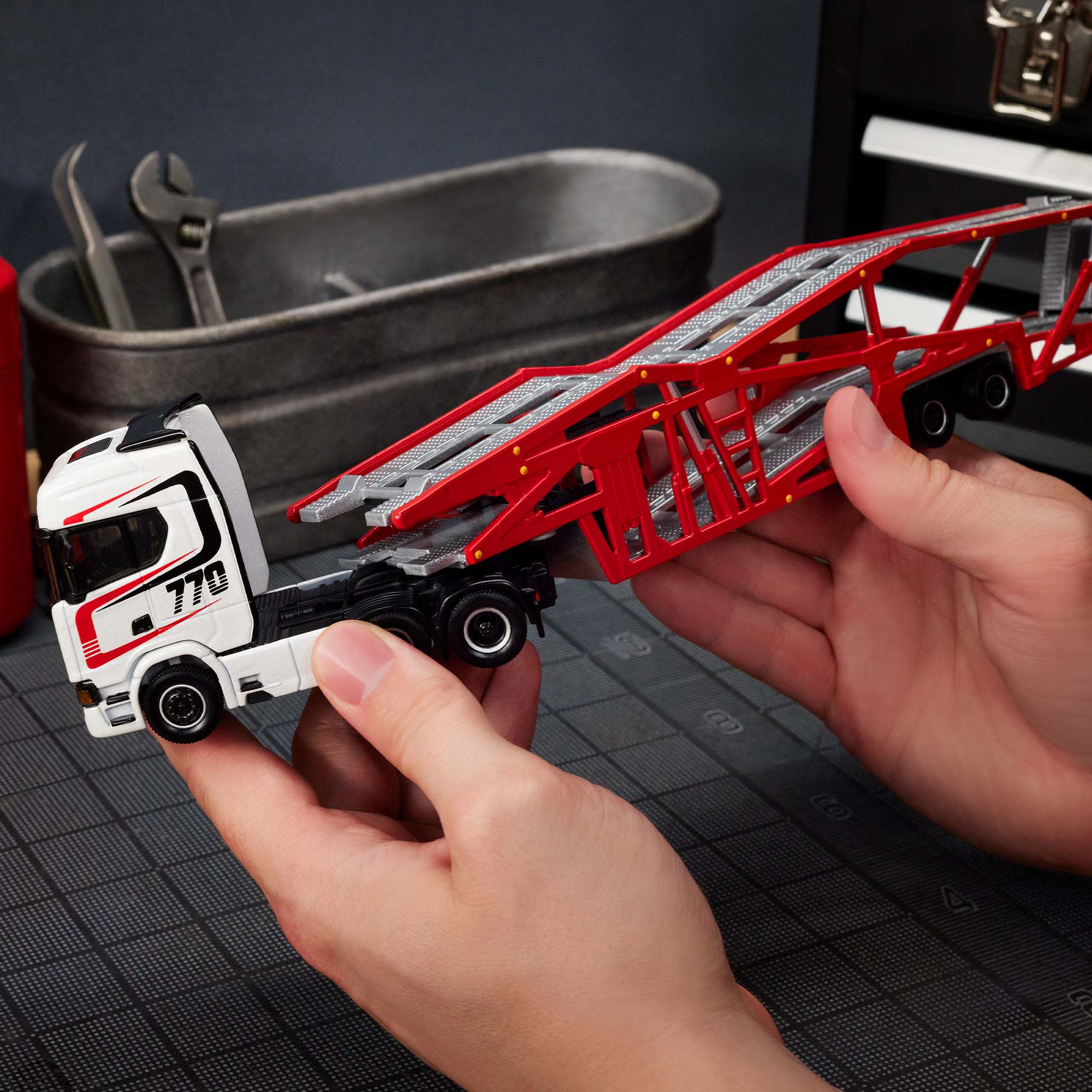 Hot Wheels Elite 64 Scania 770 S - Image 15
