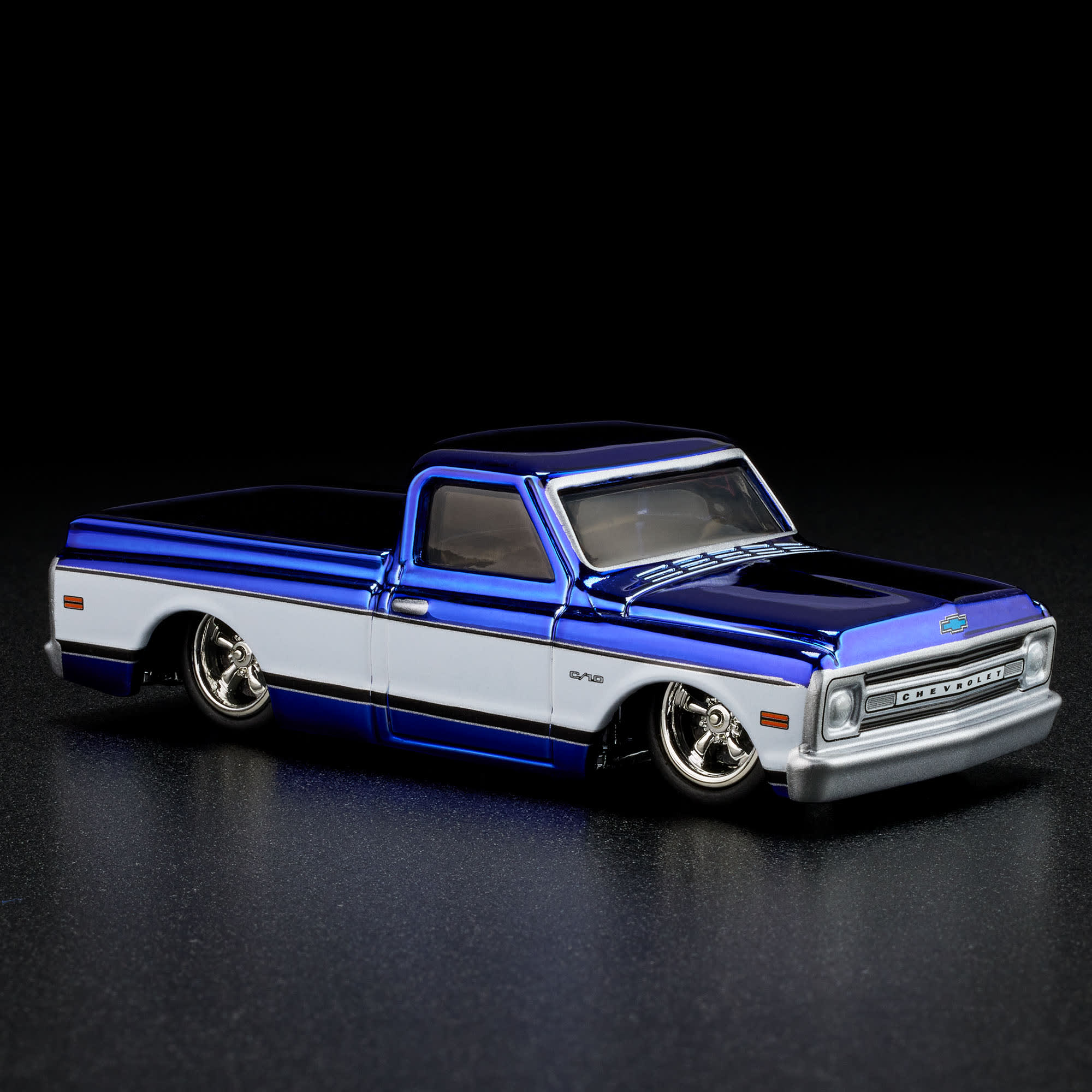 Hot Wheels RLC 1969 Chevy C10 Navy Blue - Image 10