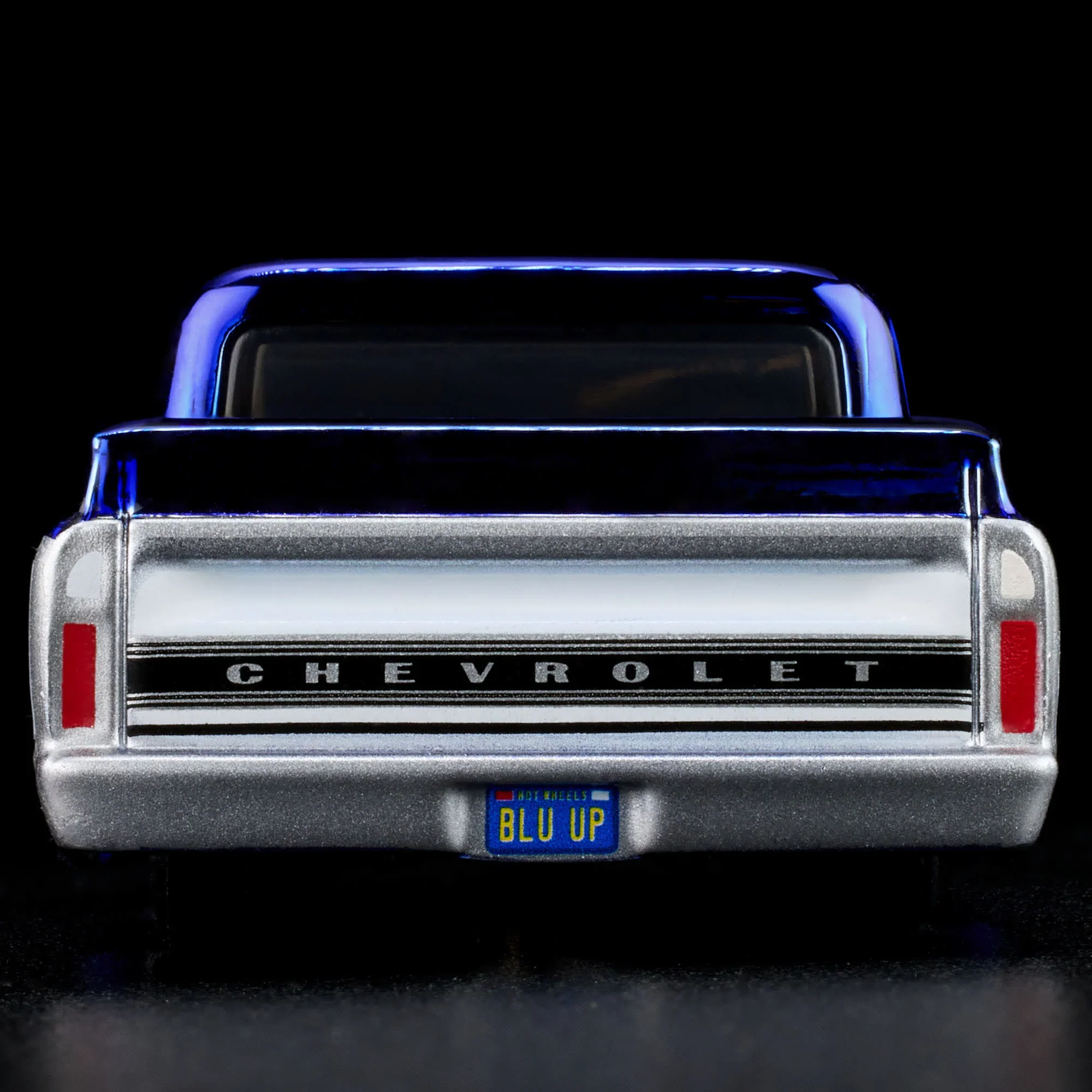 Hot Wheels RLC 1969 Chevy C10 Navy Blue - Image 5