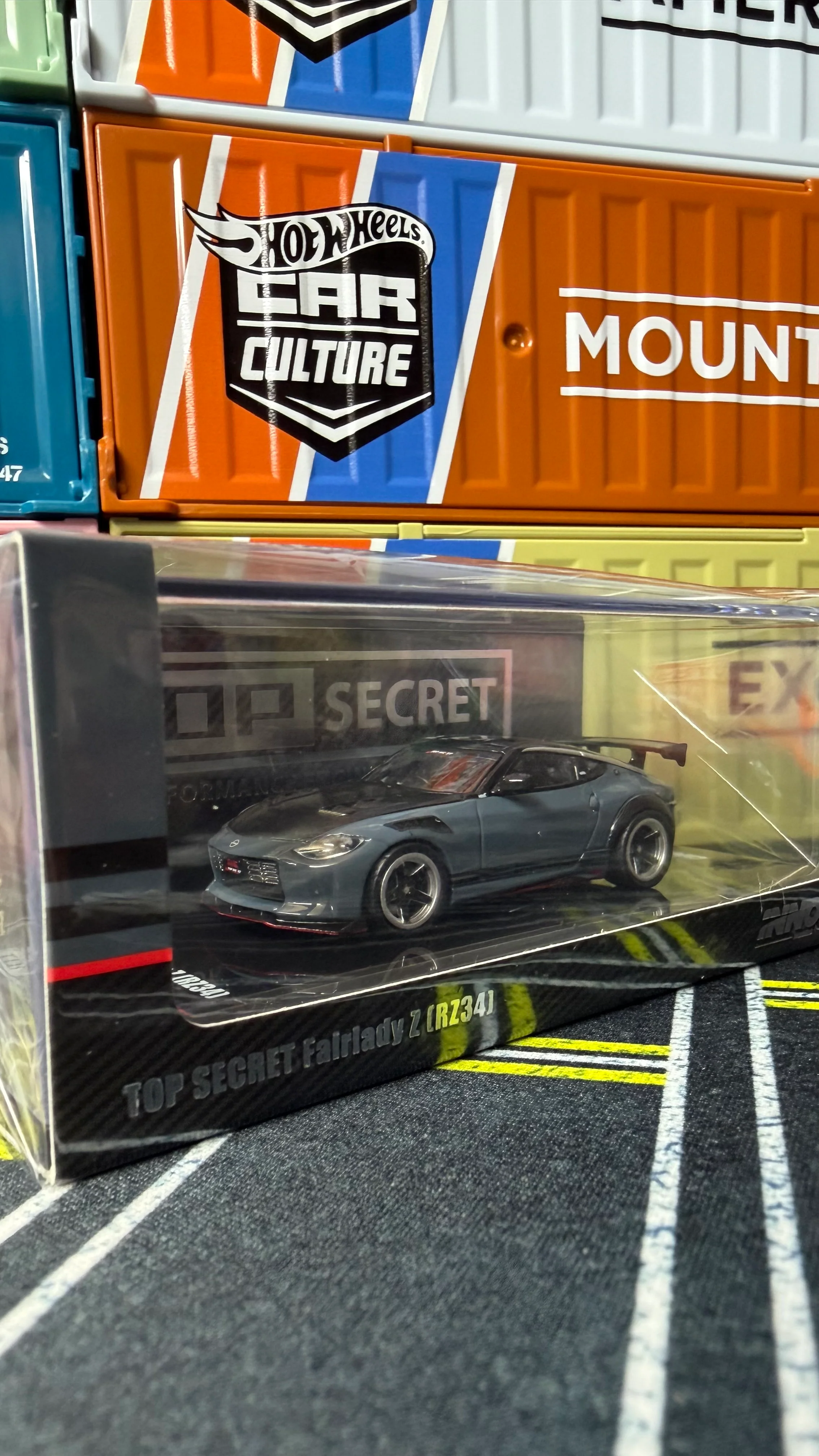 INNO64 1:64 Nissan Fairlady Z TOP SECRET (RZ34) Stealth Gray - Image 4