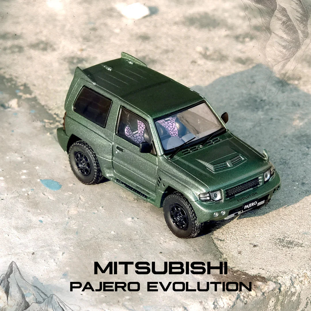 INNO64 Mitsubishi Pajero Evolution Satin Green - Image 2