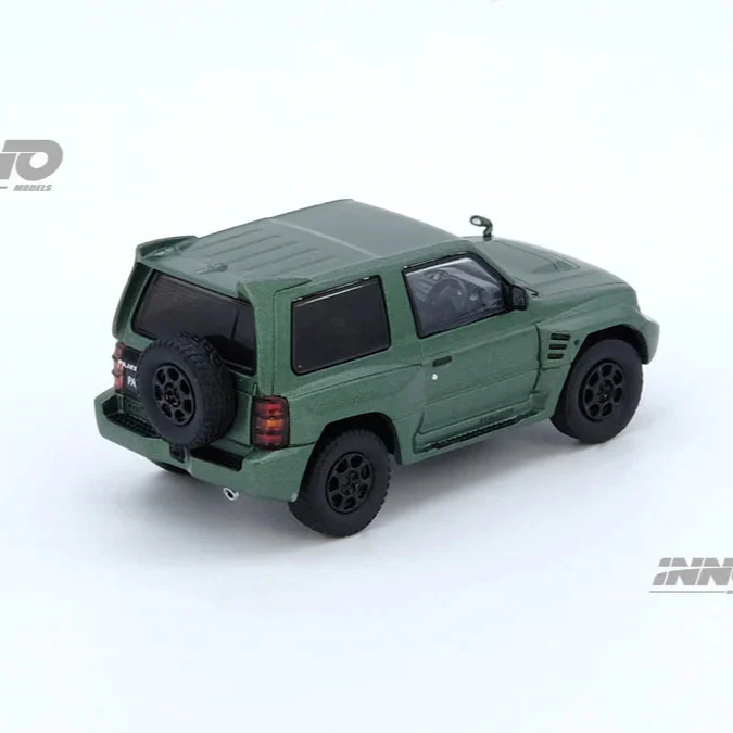 INNO64 Mitsubishi Pajero Evolution Satin Green - Image 4