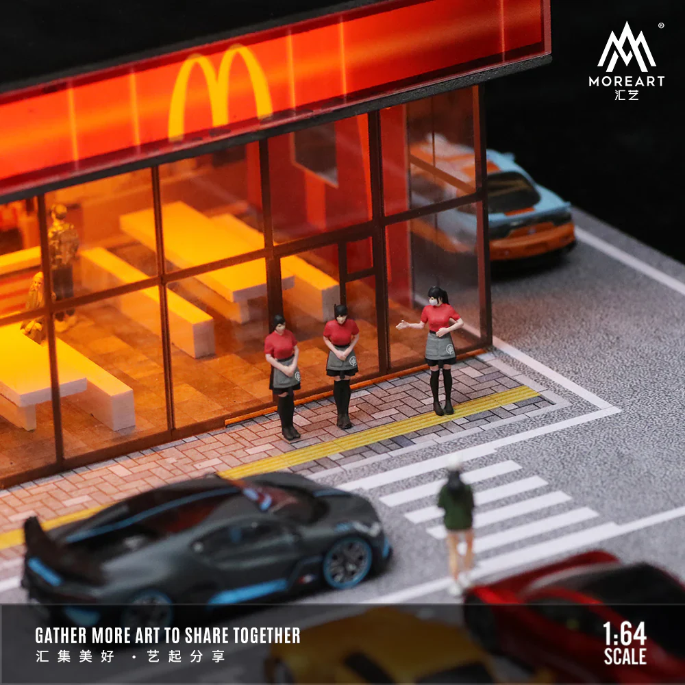 MOREART McDonalds Restaurant Parking Lot Scene 1:64 Diorama with LED Lighting - Image 5