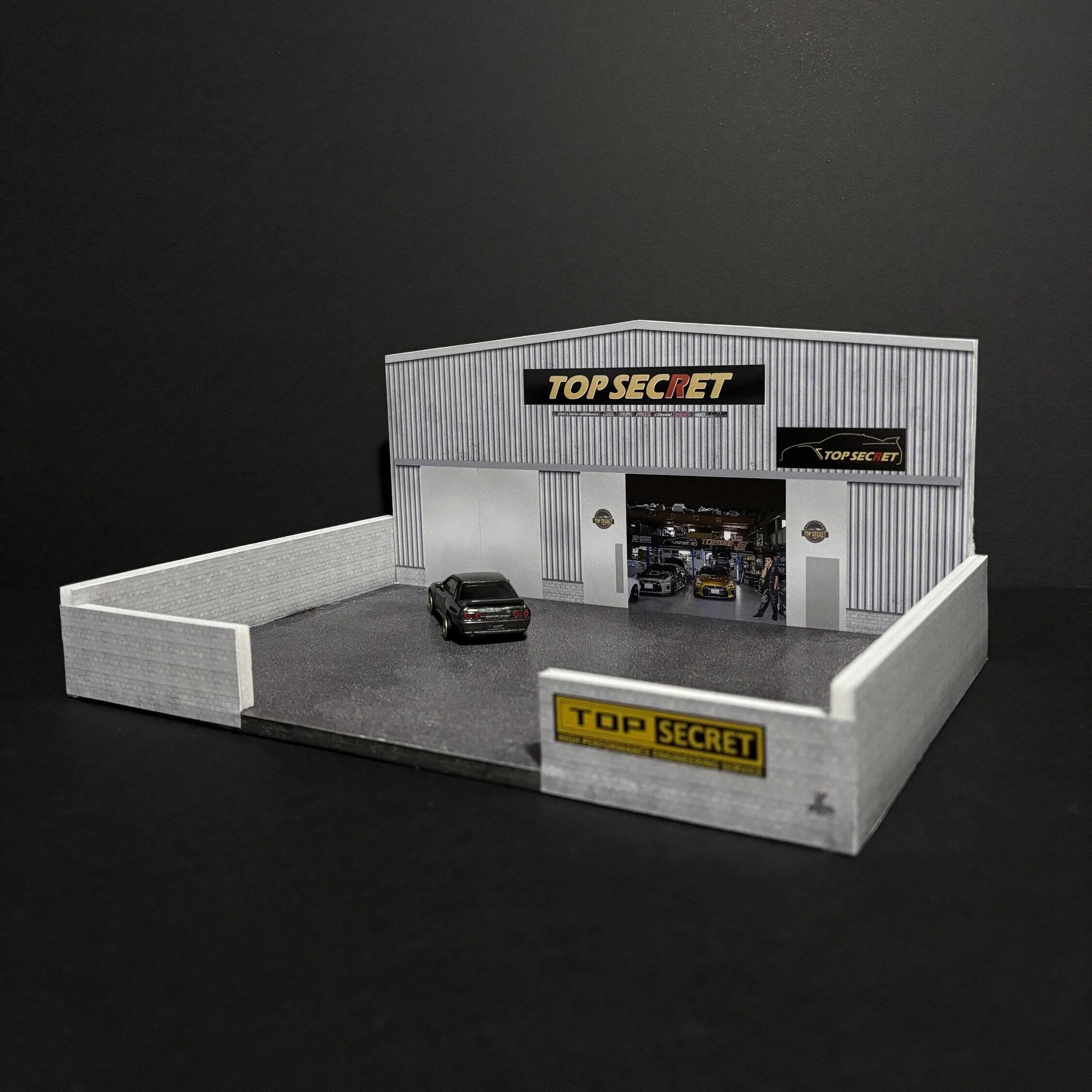 Mr Dioramas Top Secret Garage 1:64 Diorama Scene - Image 4