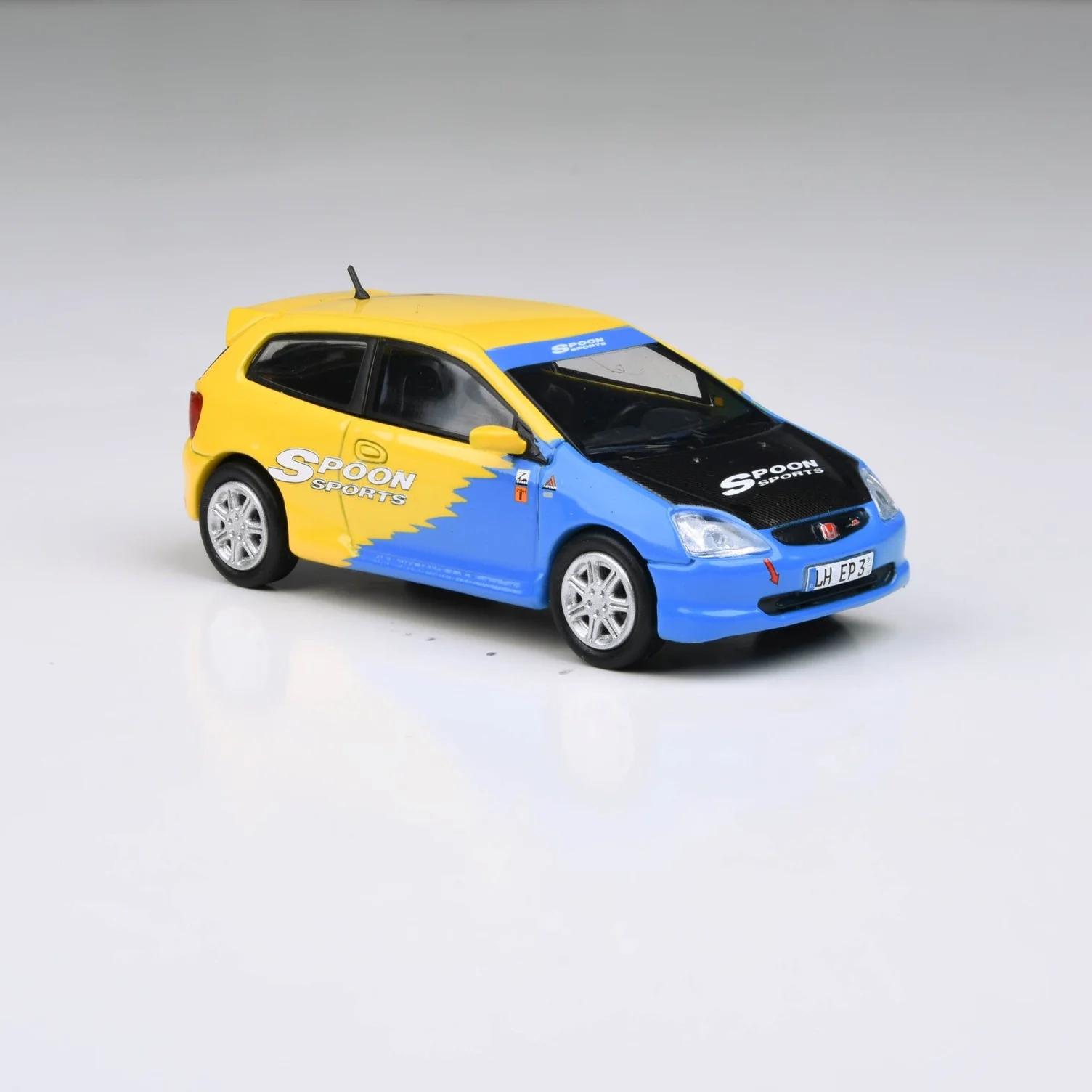 PARA64 1:64 Honda 2001 Civic Type R EP3 Spoon Livery - Image 3